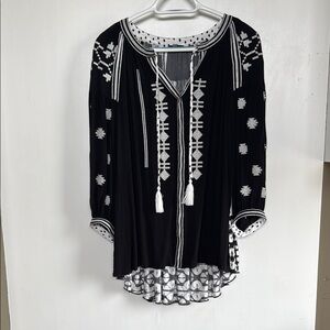 Black and White Women’s Top